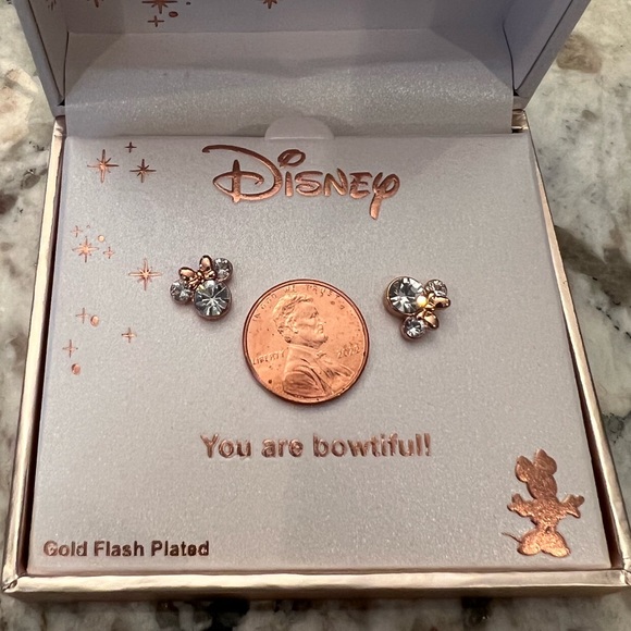 DISNEY Minnie Mouse Gold Earrings - Picture 6 of 6